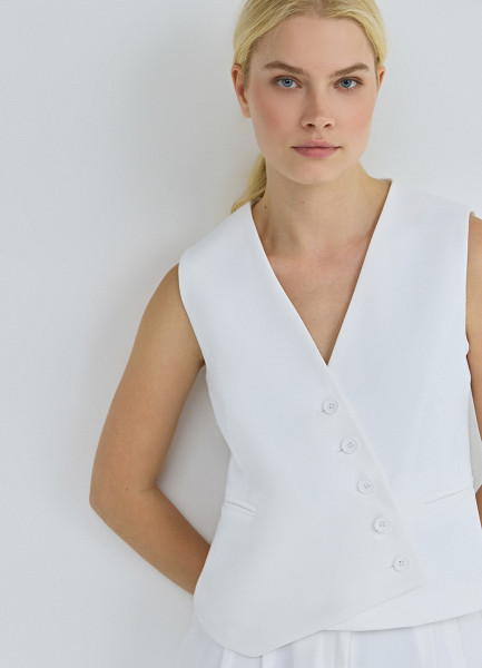 Жилет с ассиметричной застёжкой на пуговицы, Белый
Жилет с ассиметричной застёжкой на пуговицы, Белый