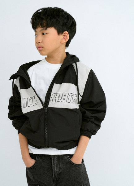 Ветровка для мальчиков, Черный
Ветровка для мальчиков, Черный