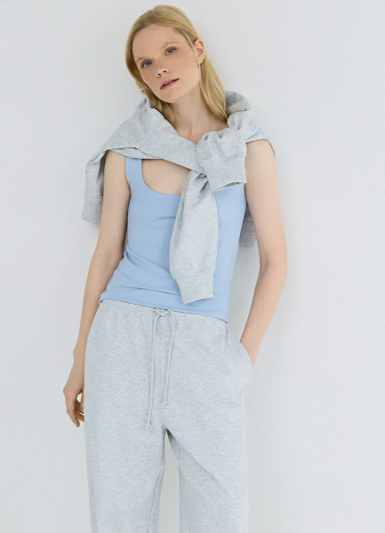 Топ с широкими бретелями, Голубой
Топ с широкими бретелями, Голубой