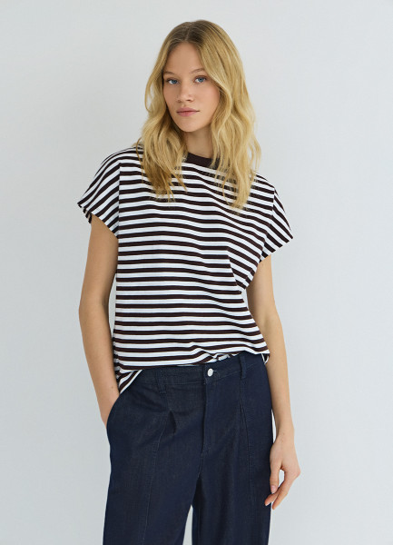 Футболка в полоску со спущенным плечом, Коричневый
Футболка в полоску со спущенным плечом, Коричневый