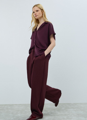 Сатиновая блузка с коротким рукавом