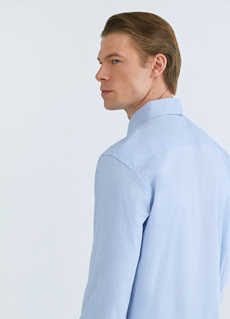 Рубашка из ткани шамбре