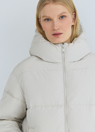 Утеплённая куртка с капюшоном