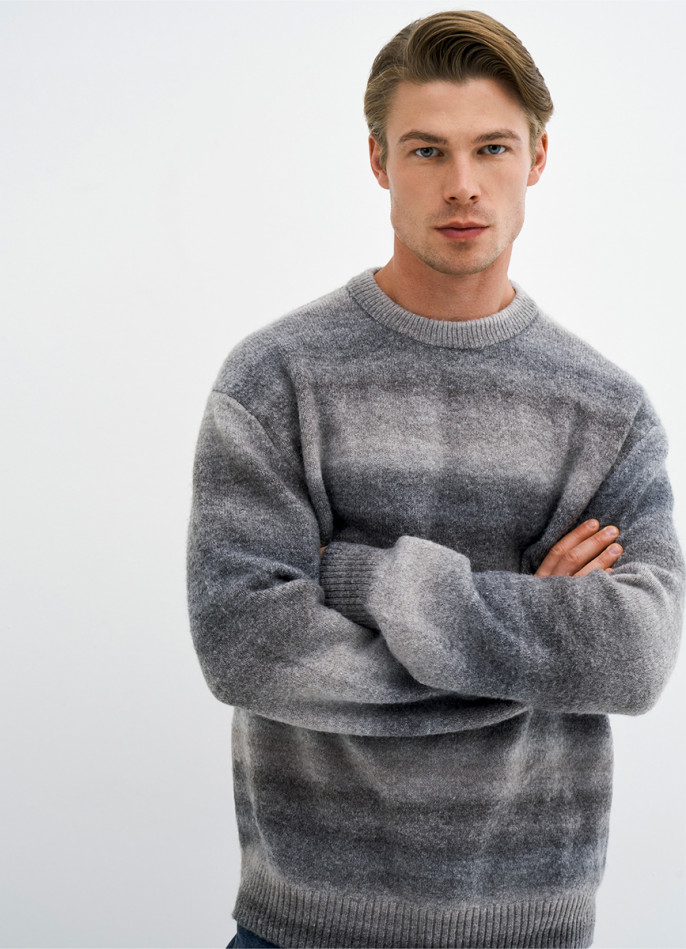 Джемпер с градиентом