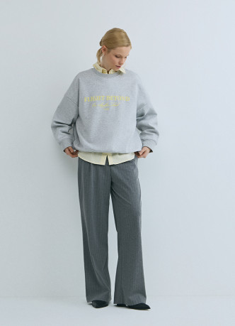 Свитшот с вышивкой