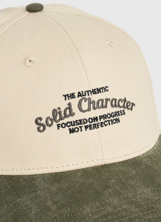 Бейсболка с вышивкой