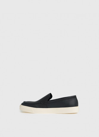 Слипоны с контрастной подошвой