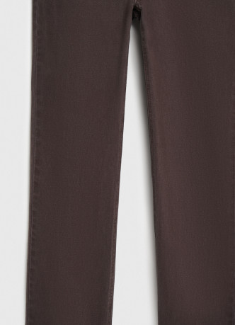 Прямые джинсы со средней посадкой