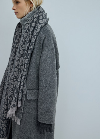 Жаккардовый шарф с леопардовым узором