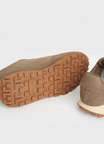 Кроссовки с натуральной замшей