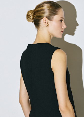 Жилет с ассиметричной застёжкой на пуговицы