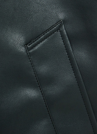 Бомбер из искусственной кожи