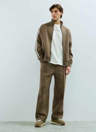 Трикотажные брюки с лампасами