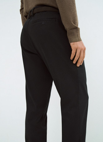 Чиносы с ремнём