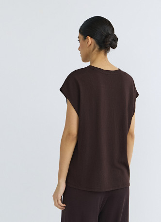 Футболка с V-образным вырезом