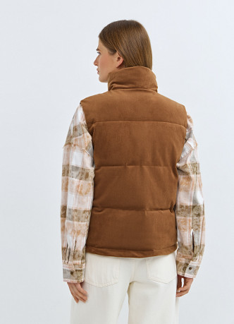 Утеплённый вельветовый жилет