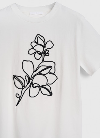 Футболка с цветочным декором