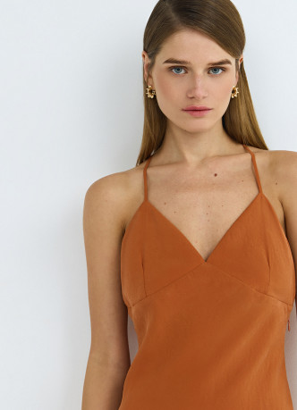 Платье с открытой спиной