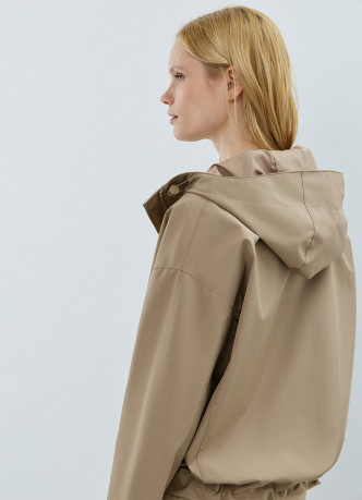 Легкая куртка