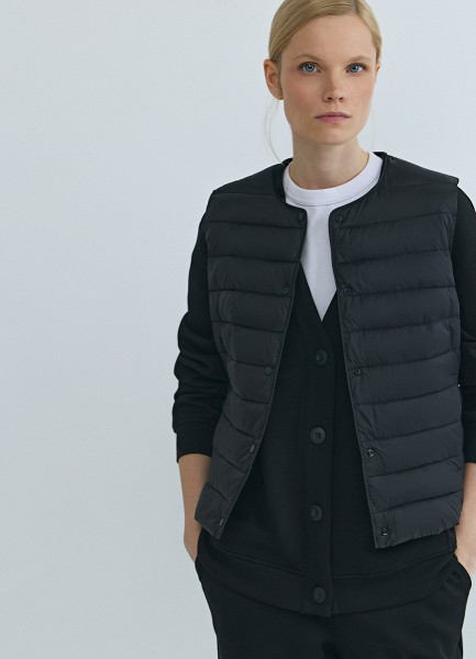 

Лёгкий стёганый жилет, Черный