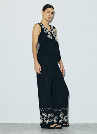 Брюки из вискозы и льна с вышивкой