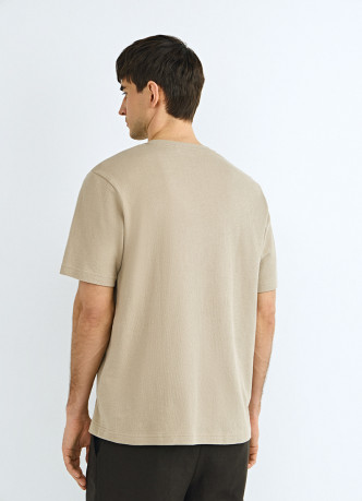 Футболка из текстурной ткани с нашивкой