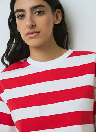 Укороченная футболка