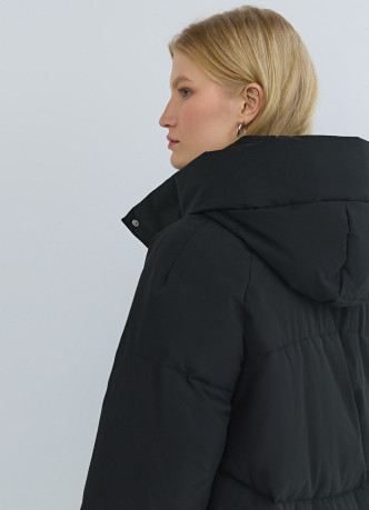 Утеплённая куртка с капюшоном