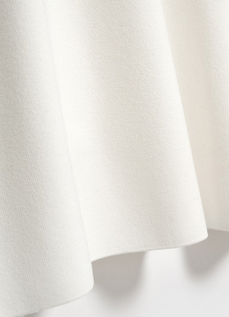 Вязаное платье с воротником-поло