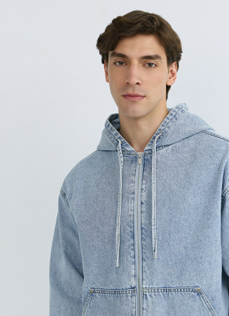 Джинсовая куртка на молнии с капюшоном