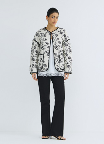 Легкая стеганная куртка