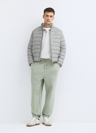 Утеплённая лёгкая куртка с воротником-стойкой