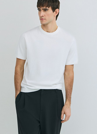 Вязаная футболка из пряжи