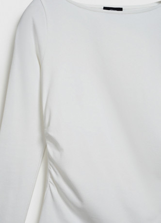 Лонгслив с вырезом лодочкой