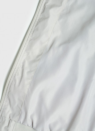 Бомбер с контрастными деталями