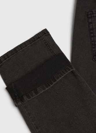 Зауженные джинсы