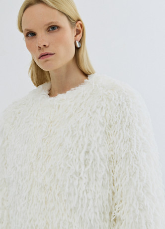 Укороченный фактурный жакет