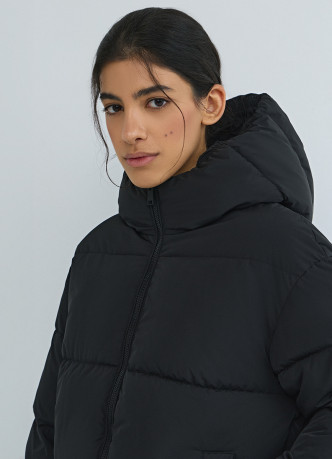 Утеплённая куртка с капюшоном