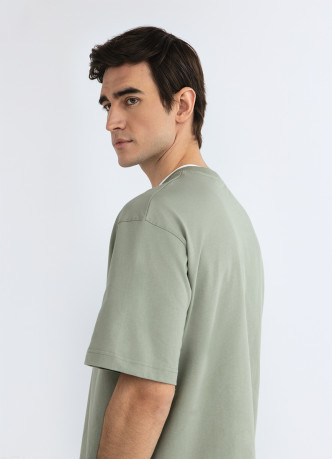 Футболка из плотного хлопка с контрастными деталями