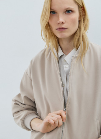 Бомбер на молнии