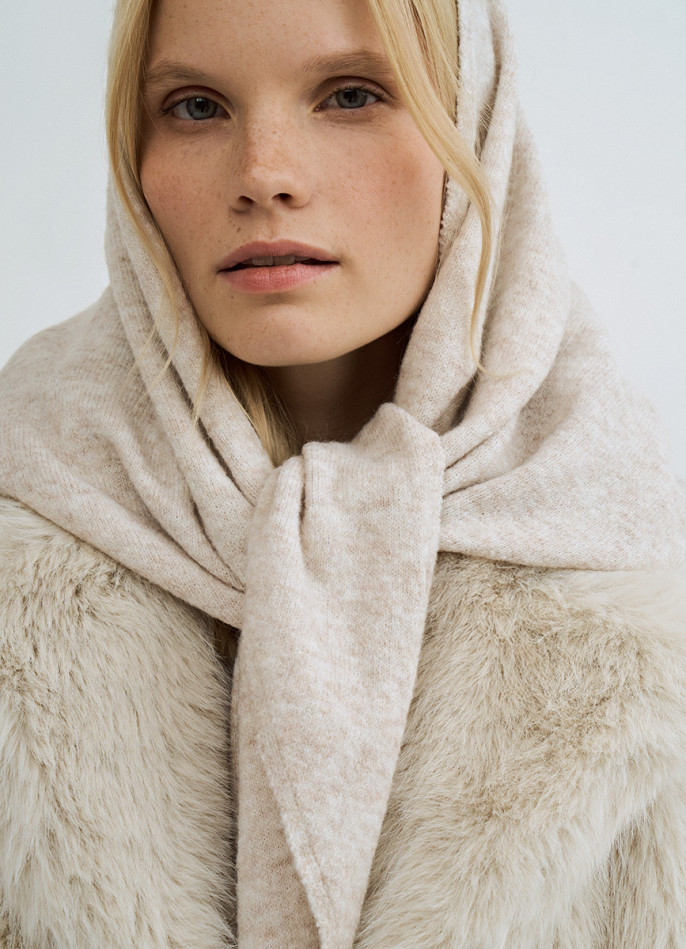 Вязаная косынка