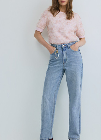 Прямые джинсы с брелоком