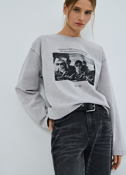 

Лонгслив с эффектом стирки и фотопринтом, Серый