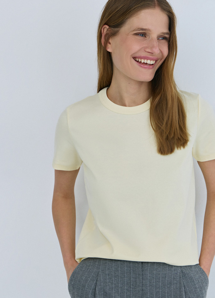 Базовая футболка из плотного хлопка