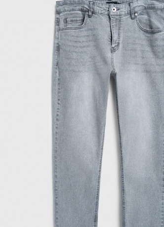 Зауженные джинсы Slim