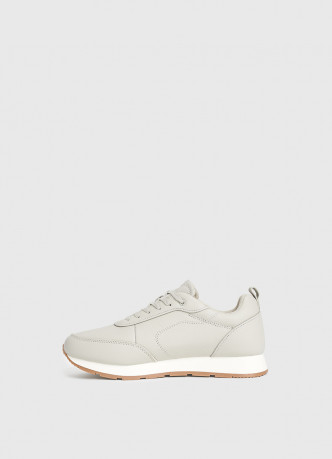 Кожаные кроссовки