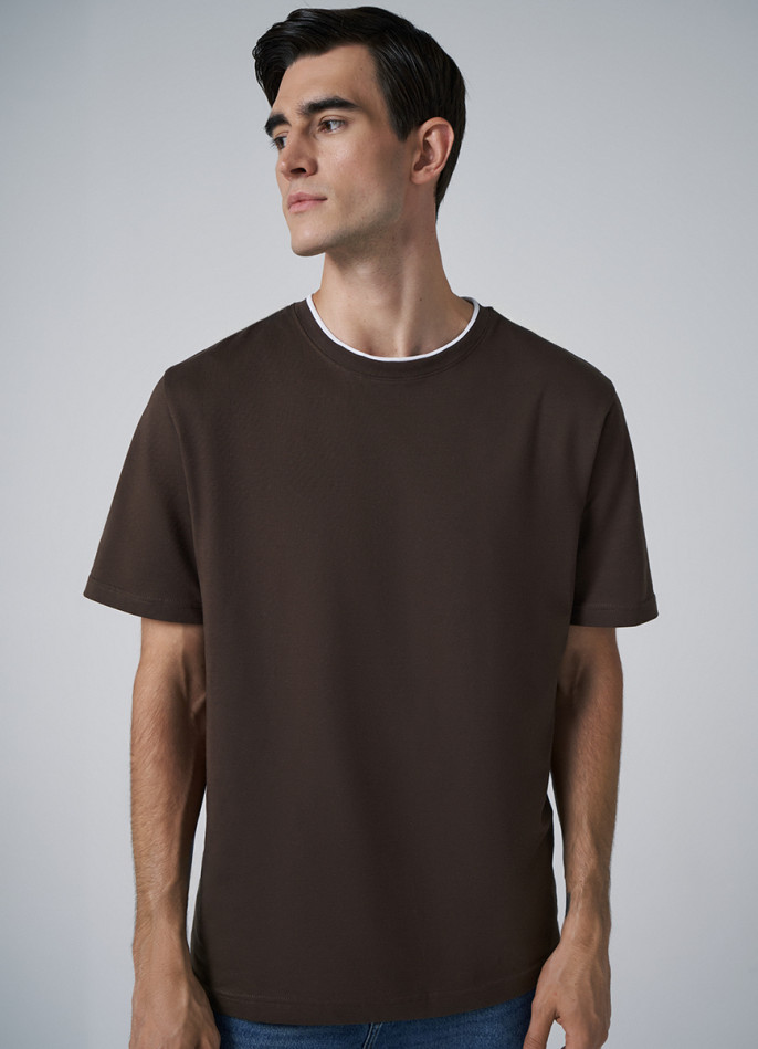 Футболка с контрастной отделкой