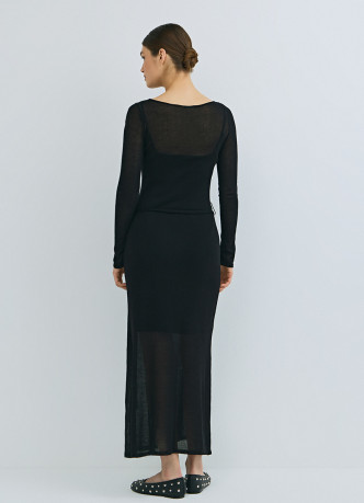 Вязаное платье с вырезом лодочкой