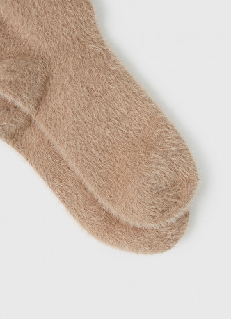 Пушистые носки с вышивкой