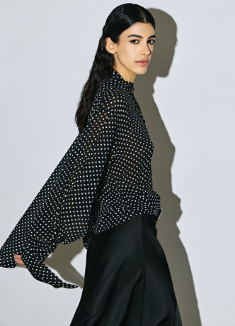 Блузка из шифона с рукавом разрезом и бантом